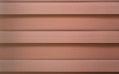 Kahverengi bir tuval iç kısımları güneşlendirir..