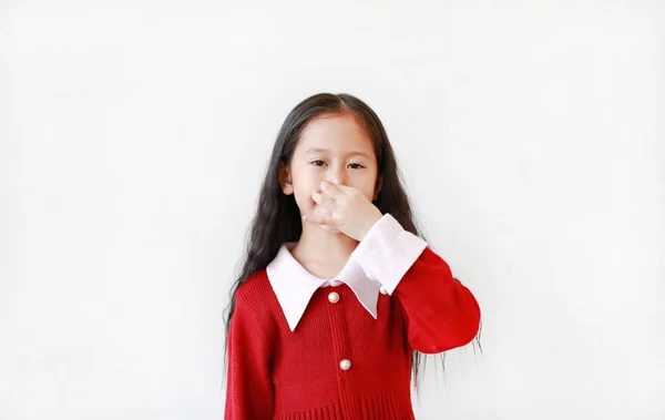 Adorable Asiatique Petit Enfant Fille Geste Serrant Nez Avec Les — Photo