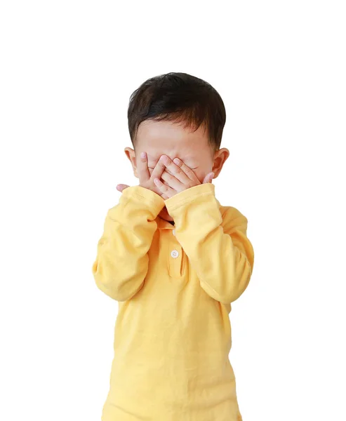 Piccolo Asiatico Bambino Copertura Occhi Con Mani Isolato Sfondo Bianco — Foto Stock