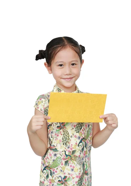Vacker Asiatisk Liten Flicka Traditionell Cheongsam Med Innehav Guld Kuvert — Stockfoto