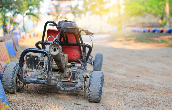 Vecchio Kart Attesa Che Pilota Guidi Pista All Aperto — Foto Stock