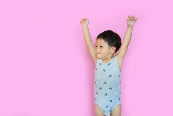 Retrato Sorrir Pouco Asiático Bebê Menino Expressão Levantar Mãos Para — Fotografia de Stock