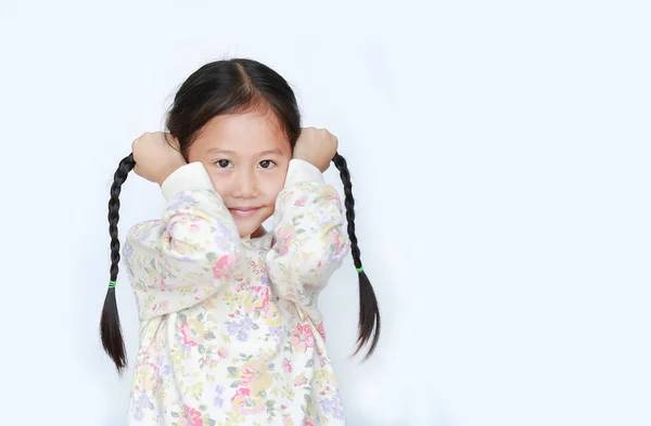 Bonito Ásia Pequena Criança Menina Segurando Ela Pigtail Cabelo Com — Fotografia de Stock