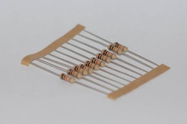 Hazır Fotoğraf - 10 k ohm direnç doğrultusunda