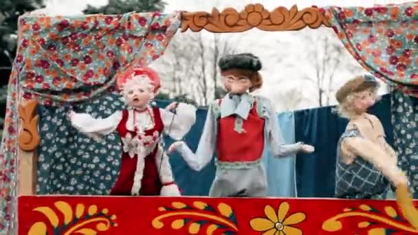 Vertep. Poppentheater in Oekraïne en Wit-Rusland. In de Wit-Russische cultuur werd het ook wel Batleika genoemd. Viering Oost-Slavische Nationale Traditionele Vakantie Maslenitsa — Stockvideo