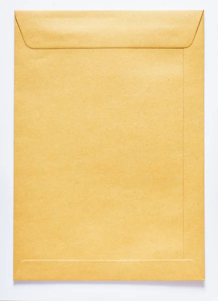 Коричневый конверт для письма . — стоковое фото