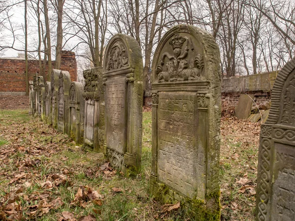 El cementerio judío en la calle Okopowa en Varsovia — Foto de Stock