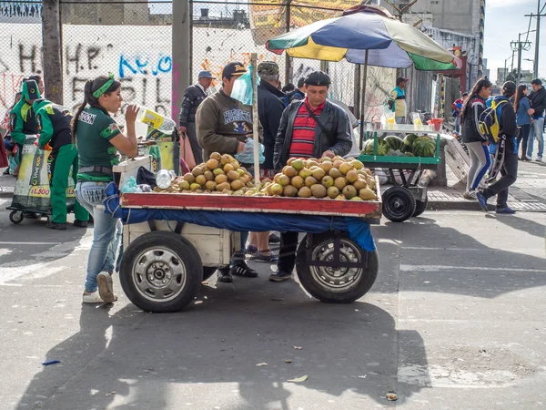 Bogota. Emberek járkálnak Bogota — Stock Fotó