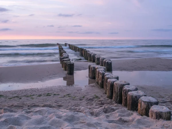 Los Rompeolas Madera Orilla Del Mar Báltico —  Fotos de Stock