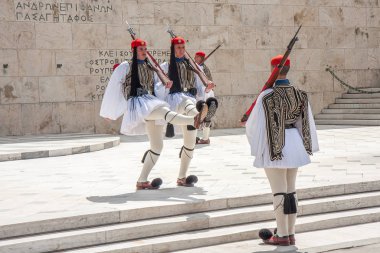 askeri geçit töreni