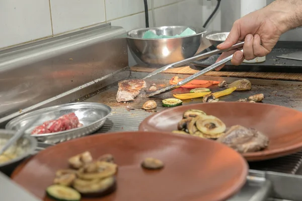 Preparing the Chilean meal — Stock Photo, Image