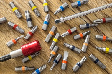 Tornavida ile renk bit