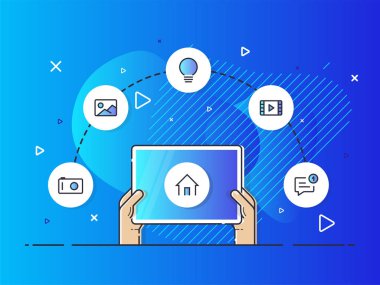 Ekran tableti üzerinde duran küçük ev ve simge elektronik aygıtlarıyla kablosuz bağlantılar.