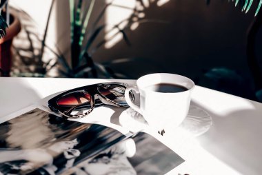 Kahvaltı sırasında sabah havası