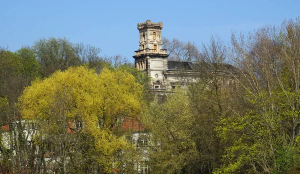 Вид на башню Lehman Villa — стоковое фото