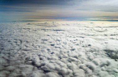 Bangkok açılış, bulutların üzerinde göster
