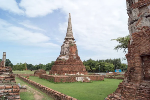 Kerek utazás Thaiföld 2017. július - Ayutthaya - Wat Maha hogy — Stock Fotó
