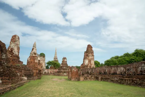 Kerek utazás Thaiföld 2017. július - Ayutthaya - Wat Maha hogy — Stock Fotó