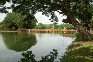 sukhothai tarihsel parkta Gölü