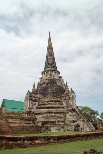 Ida y vuelta en Tailandia julio 2017 - Ayutthaya - Wat Phra Sri Sanpet — Foto de Stock