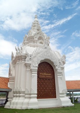 Altın üçgen, beyaz kapı ziyaret