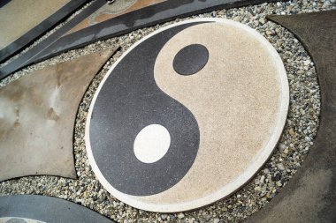  WAT Rong Khun Tapınağı Chiang Rai - yin ve yang