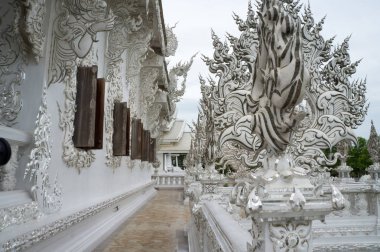  WAT Rong Khun Tapınağı Chiang Rai - 35
