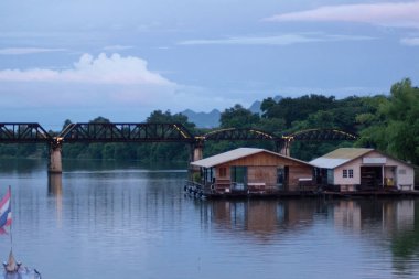Gidiş-dönüş Tayland Temmuz 2017 - Kwai Nehri üzerinde tekne gezisi ile