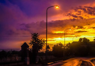 Ülkede yol yüksek murgia, Apulia, İtalya Milli Parkı