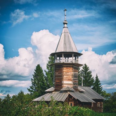 Köyden üç Aziz Şapel