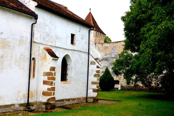 Eglise médiévale saxonne fortifiée Harman, Transylvanie — Photo