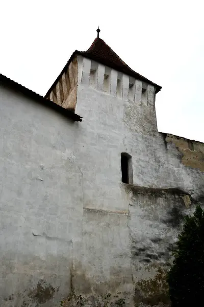 Iglesia medieval saxon fortificada Harman, Transilvania — Foto de Stock