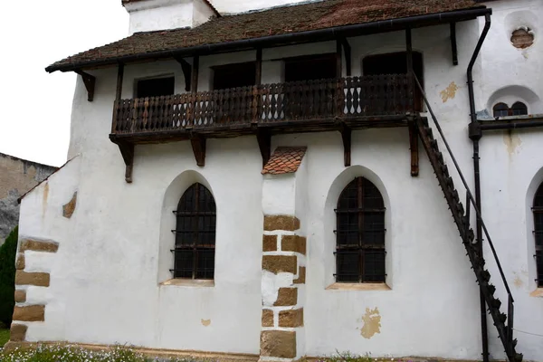 Iglesia medieval saxon fortificada Harman, Transilvania — Foto de Stock