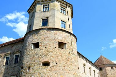 Medieva kale şehrin ortasında Transilvanya Fagaras