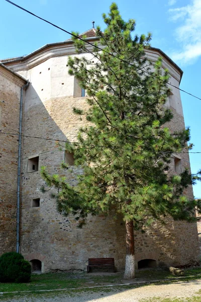 Medieva fortress of the city Fagaras in the middle of Transylvania — Stock Photo, Image