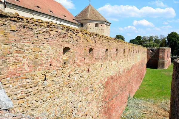 Fortaleza de Medieva da cidade Fagaras no meio da Transilvânia — Fotografia de Stock