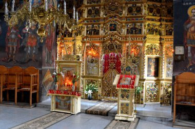 Kutsal kişilerin resmi içinde kilise, Cheia manastır, Prahova, Romanya. Keşişler Manastırı Holy Trinity ithaf edilmiştir