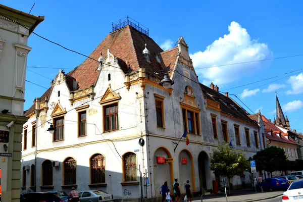 Plaza del Mercado. Paisaje urbano típico de la ciudad Sibiu, Transilvania —  Fotos de Stock