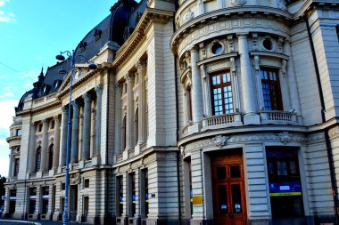 Bükreş 'in merkezinde tipik kentsel peyzaj-Bucuresti. Charest Romanya 'nın başkenti. Bükreş 3 milyon nüfusu ve birçok tarihsel kalıntıları var.