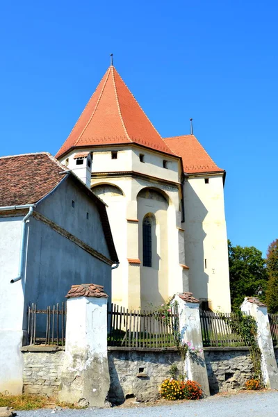 Medieval Fortified Saxon Church Saschiz Keisd Transylvania Together Surrounding Village — Stock Photo, Image