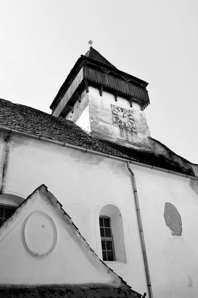 Versterkte Saksische middeleeuwse kerk Homorod, Transsylvanië — Stockfoto