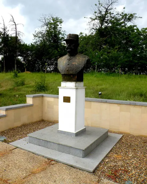 Statue d'un héros à Marasesti, mémorial de la Première Guerre mondiale — Photo