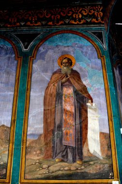 Zamfira Manastırı Nicholas Mavrocordatos döneminde, 1721-1743 arasında, Zamfirai Apostles, zengin dul tüccar Manoil Apostles tarafından inşa edilmiştir. Büyük Romen ressam Nicolae Grigorescu tarafından boyalı