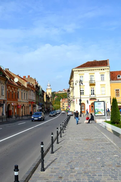 Paisagem urbana típica da cidade Brasov, Transilvânia — Fotografia de Stock