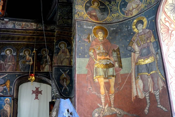 Ikoner inne i kyrkan av den ortodoxa klostret Sambata, Transsylvanien. — Stockfoto