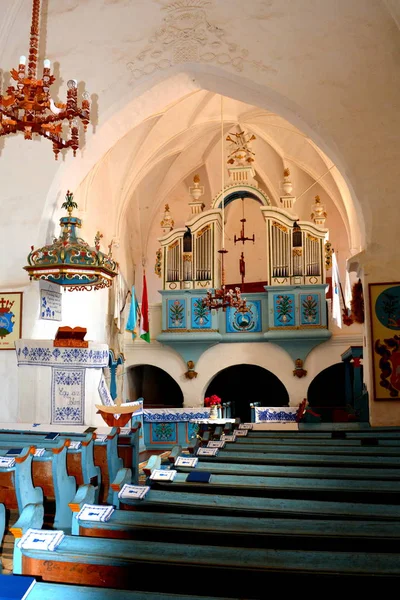 Gereja abad pertengahan yang diperkuat di Dirjiu, Transilvania — Stok Foto