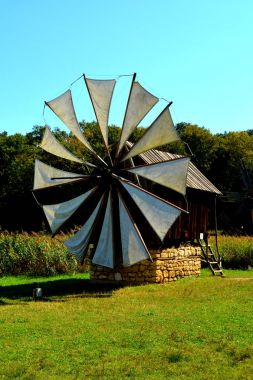 Yel değirmeni. Dumbrava Sibiului, Transilvanya müzede köylü