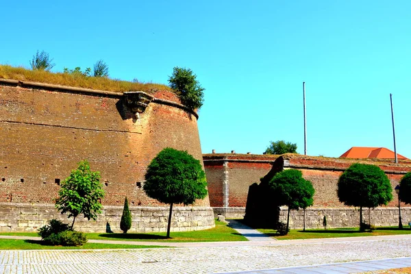 Fortaleza medieval Alba Iulia, Transilvânia . — Fotografia de Stock