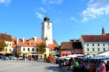 Pazar Meydanı. Tipik kentsel peyzaj şehir Sibiu, Transilvanya