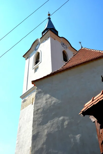 Chiesa medievale fortificata a Dirjiu, Transilvania — Foto Stock